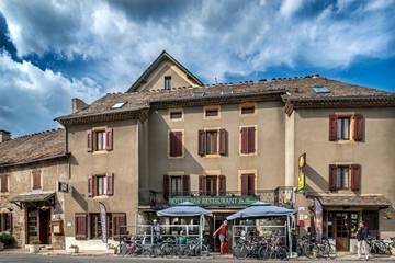 Hôtel pour 6 personnes, avec terrasse à Le Bleymard