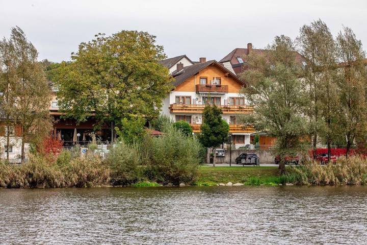 Ferienhaus für 5 Personen, mit Balkon und Terrasse sowie Garten und Pool in Windorf