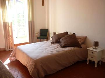 Chambre d’hôte pour 5 personnes, avec vue et terrasse à Sauve