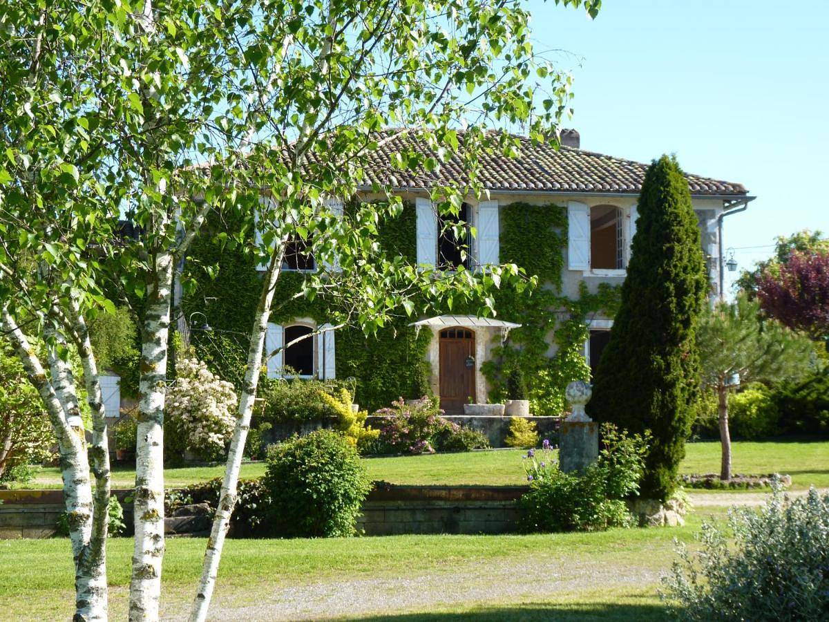 Maison du 18é de charme au calme in Miramont-d'Astarac, Gers