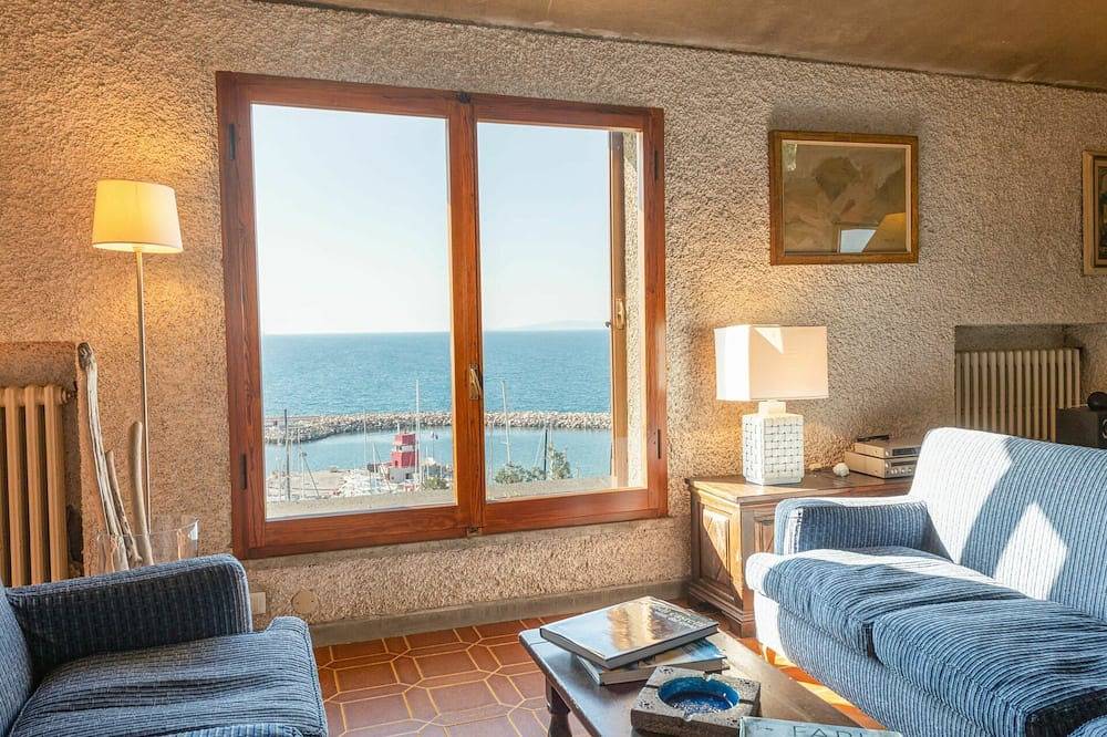 Wonderful private villa for 10 people with Wifi, A/C, Tv, terrace and pets allowed in Castiglione della Pescaia, Grosseto Province