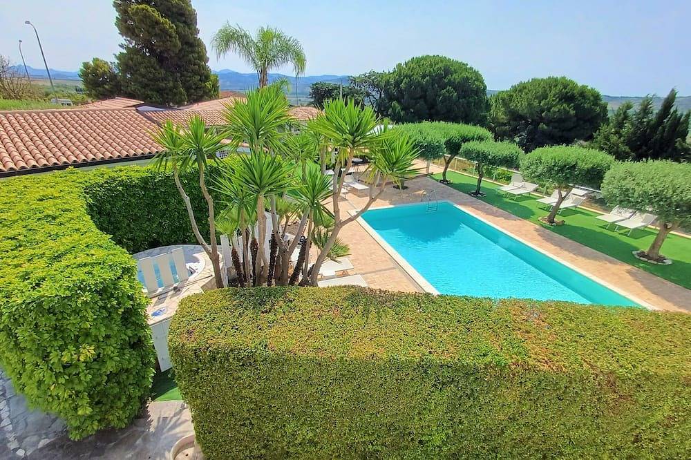 Hel leilighet, One bedroom, ground floor | with pool and breathtaking view to the sea in Borgo Bonsignore, Ribera