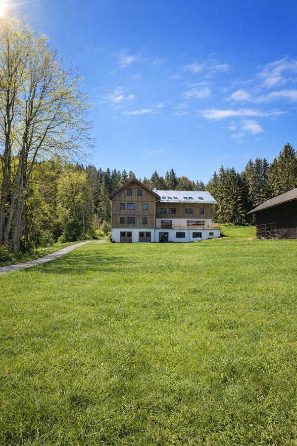 Ferienhaus für 30 Personen, mit Sauna und Ausblick sowie Garten und Pool, mit Haustier - 1