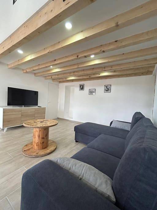 Appartement entier, One-Bedroom Apartment in Lunel, Côte méditerranéenne (France)