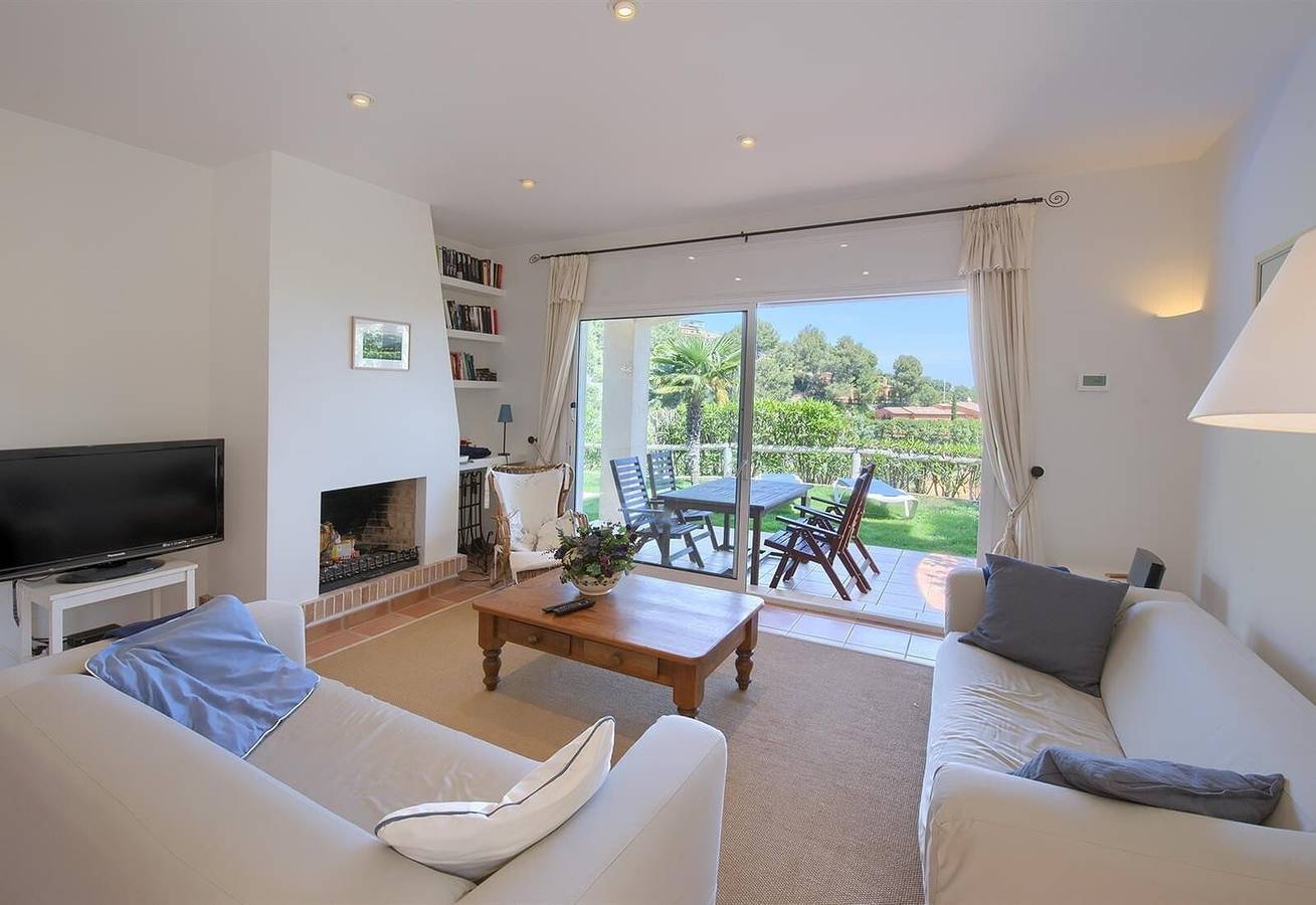 Villa "Flor Begur" avec vue sur la mer, piscine privée et Wi-Fi in Begur, Costa Brava