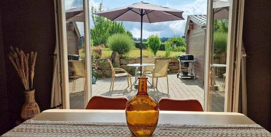 Gîte pour 2 personnes, avec vue et terrasse à Chassepierre