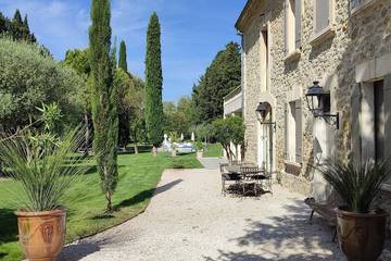 Gîte pour 16 personnes, avec jardin et terrasse à Cabannes