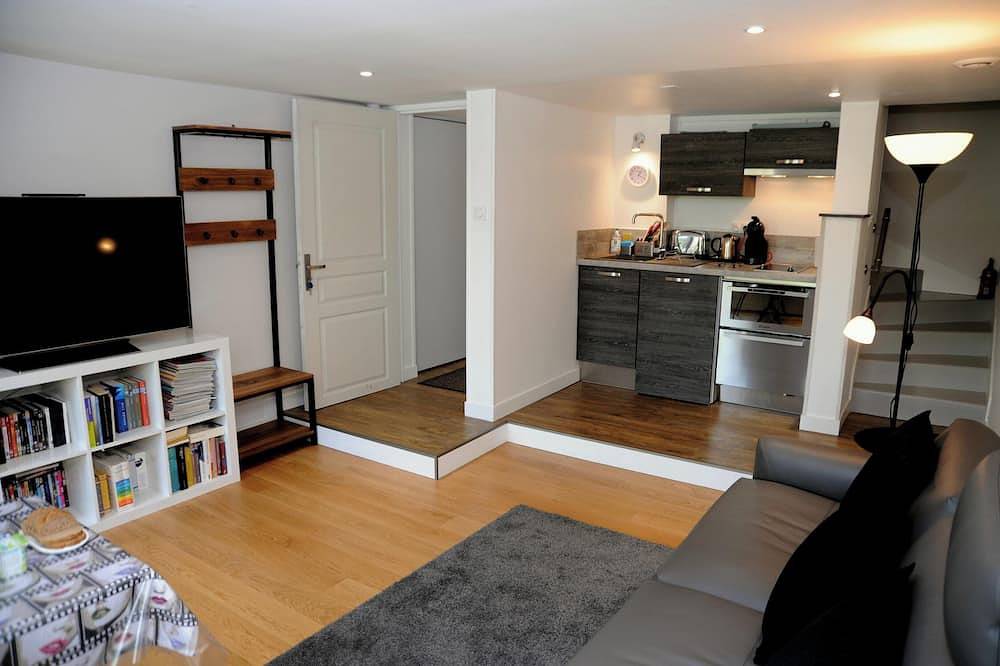 Entire apartment, Homerez - Contemporary flat in Cognac in Cognac, Charente