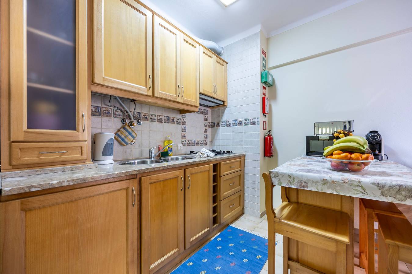 Ganze Wohnung, Apartment 'Sunny Quarteira Escape - Algarve' mit Gemeinschaftsgarten, Balkon und Wlan in Quarteira, Faro Distrikt