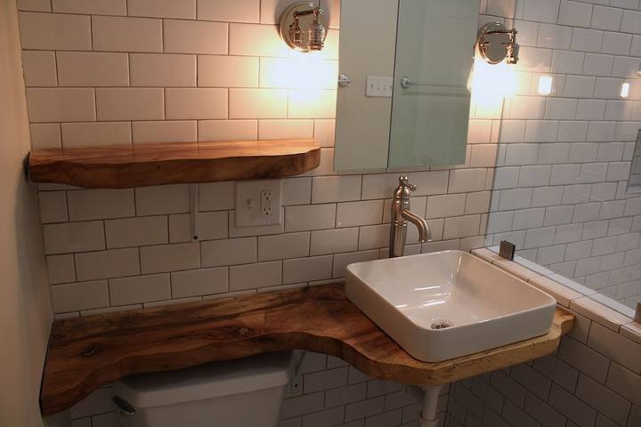 Vacation rental for 6 people, with yard in Uptown