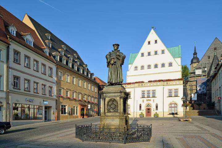 Hotel, mit Terrasse und Ausblick