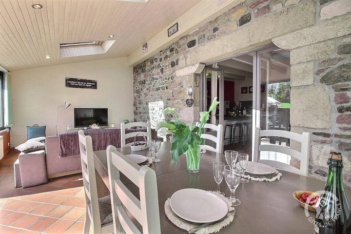 Gîte pour 4 personnes, avec Terrasse ainsi que Jardin et Vue à Plurien