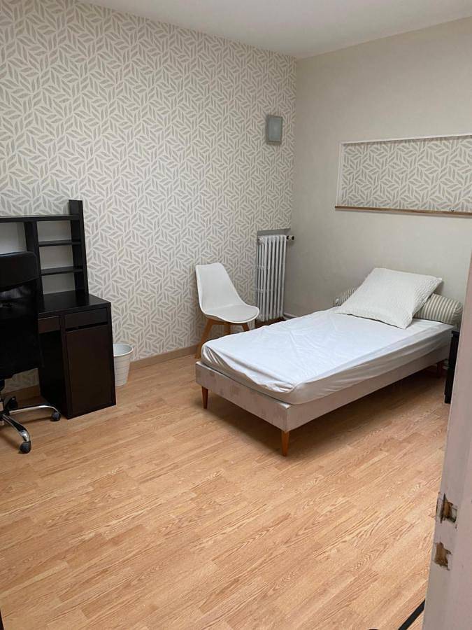 Gîte pour 8 personnes, avec balcon à Colombelles - 4