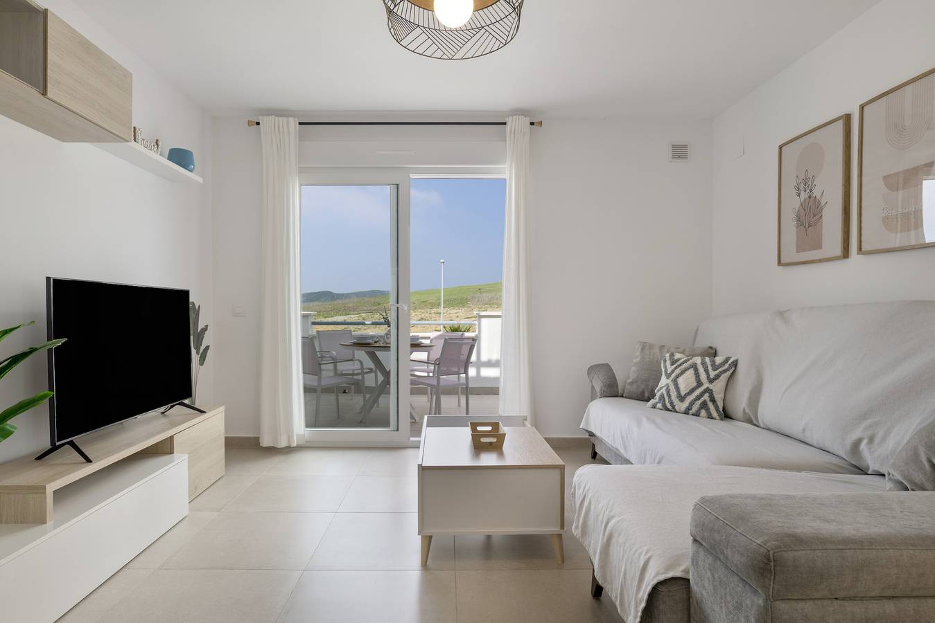 Apartamento entero, Moderno apartamento en Atlanterra con piscina, placas solares, batería y respaldo in Atlanterra, Tarifa