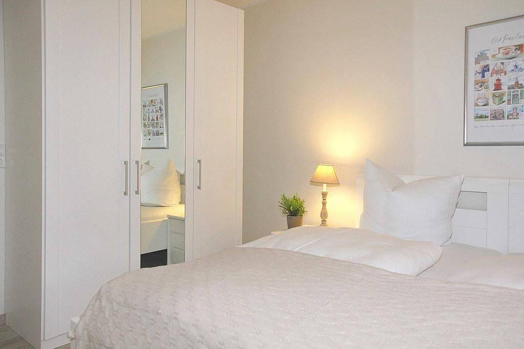 Ganze Wohnung, Stilvolles Ferienapartment mit toller Park-Terrasse in hervorragender Strandlage in Seebad Heringsdorf, Heringsdorf