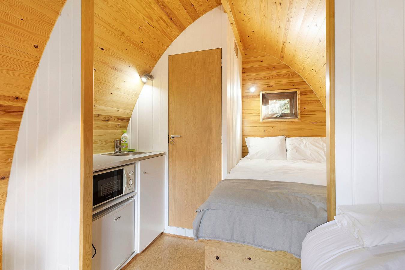 Chalet 'Cadana Pod' avec vue montagne, terrasse privée et jardin partagé in Fornelos e Queijada, Distrito de Viana do Castelo