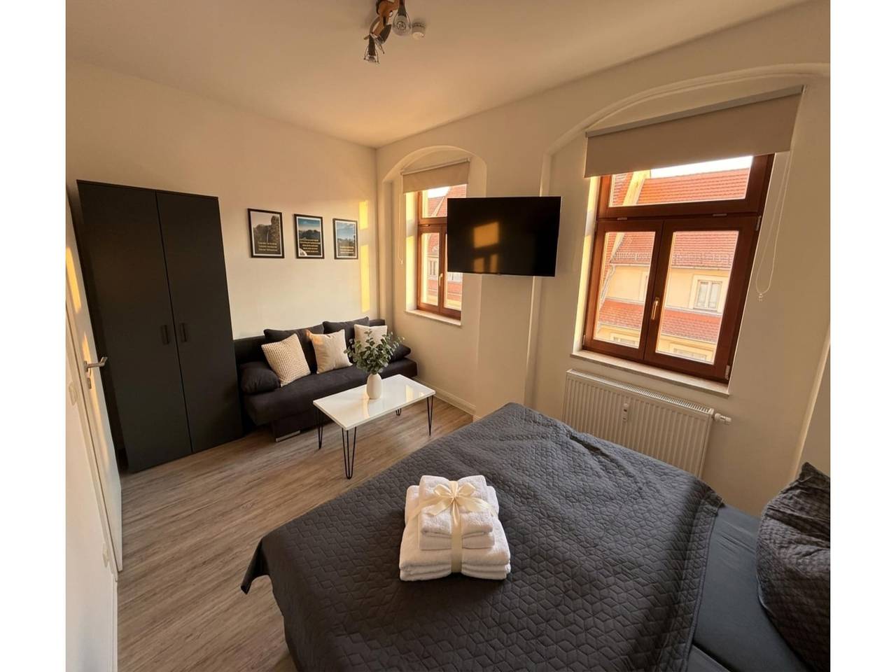 Ganze Wohnung, Moderne Ferienwohnung mit Balkon in Pirna in Pirna, Elbsandsteingebirge