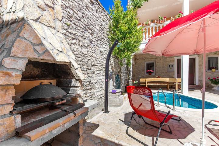 Ferienwohnung für 5 Personen, mit Terrasse und Garten sowie Pool - 1