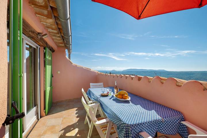 Maison de vacances 'Au Bon Accueil' avec vue montagne, terrasse privée et Wi-Fi in Fayence, Région de Draguignan