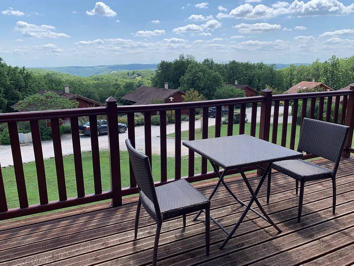 Gîte pour 6 personnes, avec jardin ainsi que piscine et balcon à Lachapelle-Auzac - 4