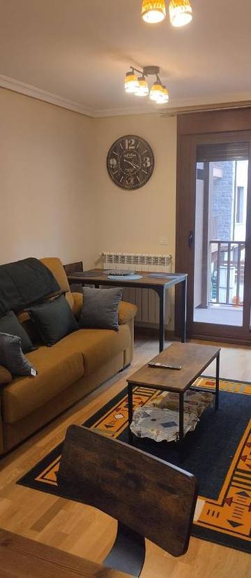 Gîte pour 4 personnes, avec jardin et vue dans Pola de Somiedo