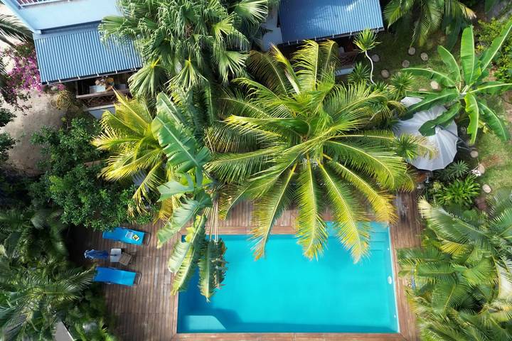 Location de vacances pour 2 personnes, avec jardin ainsi que terrasse et piscine à Saint-Leu - 2