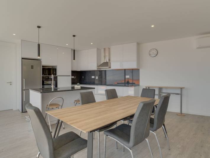 Location de vacances pour 6 personnes, avec piscine et jardin dans Arco da Calheta - 3