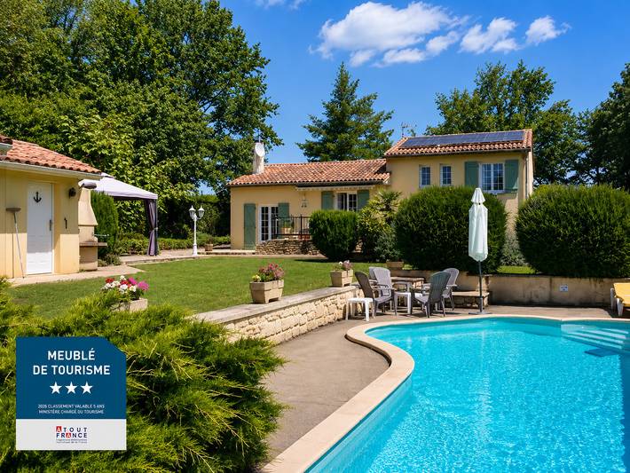 Gîte pour 8 personnes, avec Piscine à Fumel