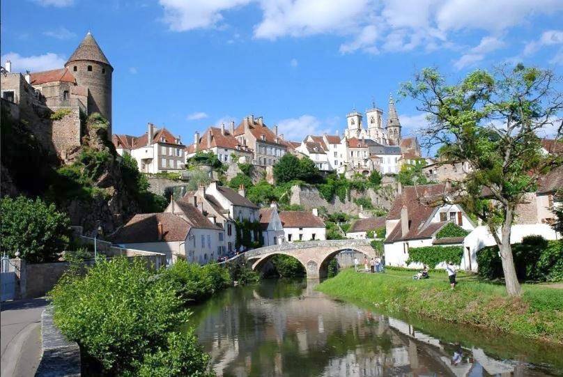 Etape du Pont Pinard in Semur-en-Auxois, Région de Montbard