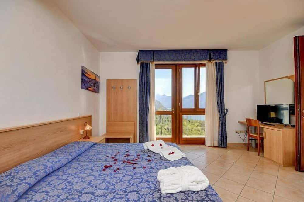 Ganze Wohnung, Wohnung in Limone mit Balkon oder Terrasse in Limone sul Garda, Gardasee-Berge