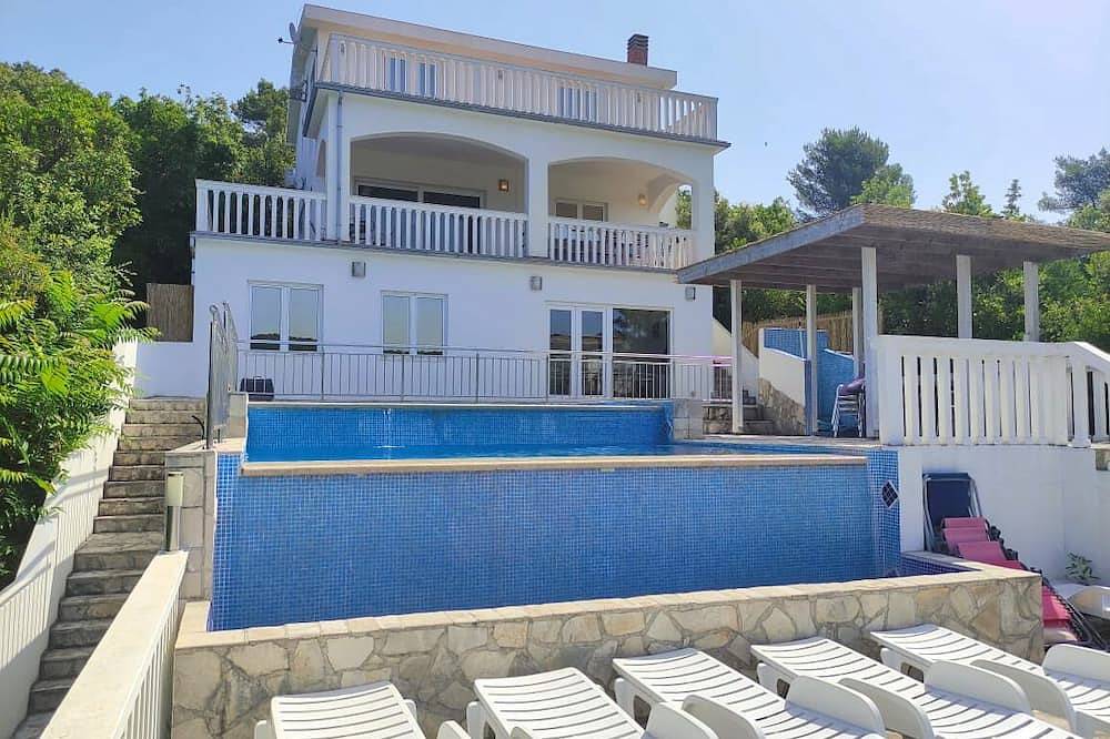 Vila Nada – umwerfende Villa, 4 Schlafzimmer, privater Pool, toller Meerblick in Opština Kotor