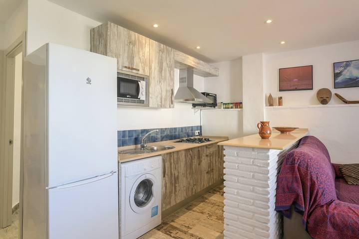 Entire apartment, "Apartamento en la playa con Wifi" Near the Beach with Sea View, Wi-Fi & Terrace in Playa de Los Lances, Tarifa