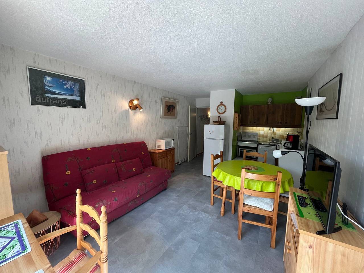 Entire apartment, Cozy 3* apartment for 6, near slopes, with parking in Autrans-Méaudre-en-Vercors, Parc naturel régional du Vercors