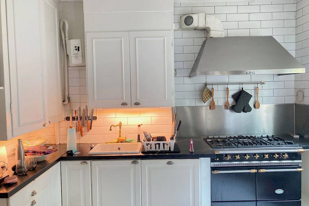 Entire apartment, Elegant, charming apartment in central Stockholm, ideal for sightseeing in Kungsholmens stadsdelsområde, Stockholm