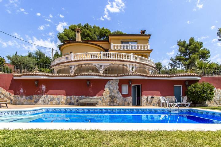 Casa rural para 12 personas, con jardín en Bajo Llobregat - 2