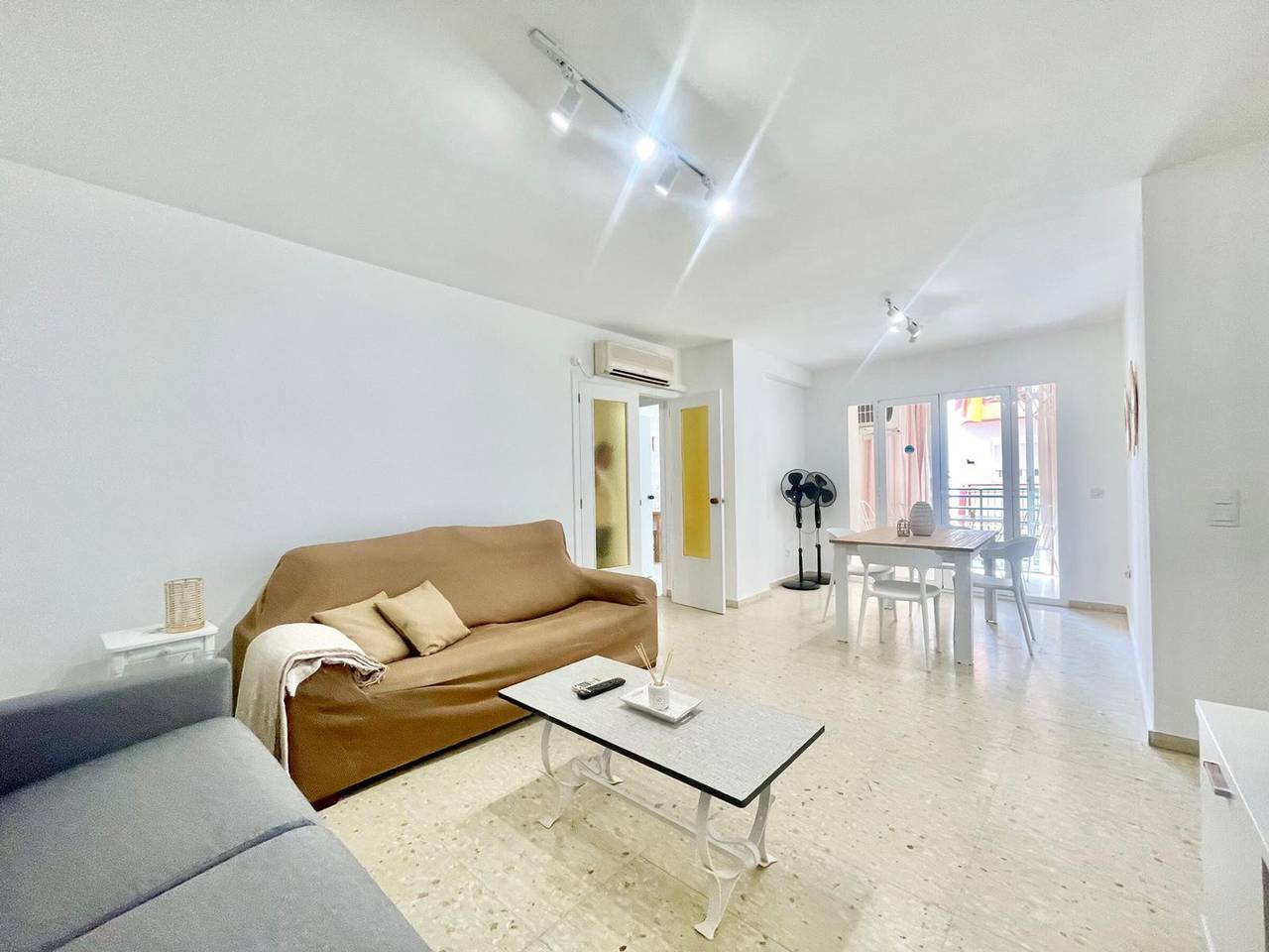 Entire apartment, Spacious apartment central Benidorm - 6 guests in Benidorm, Costa Blanca