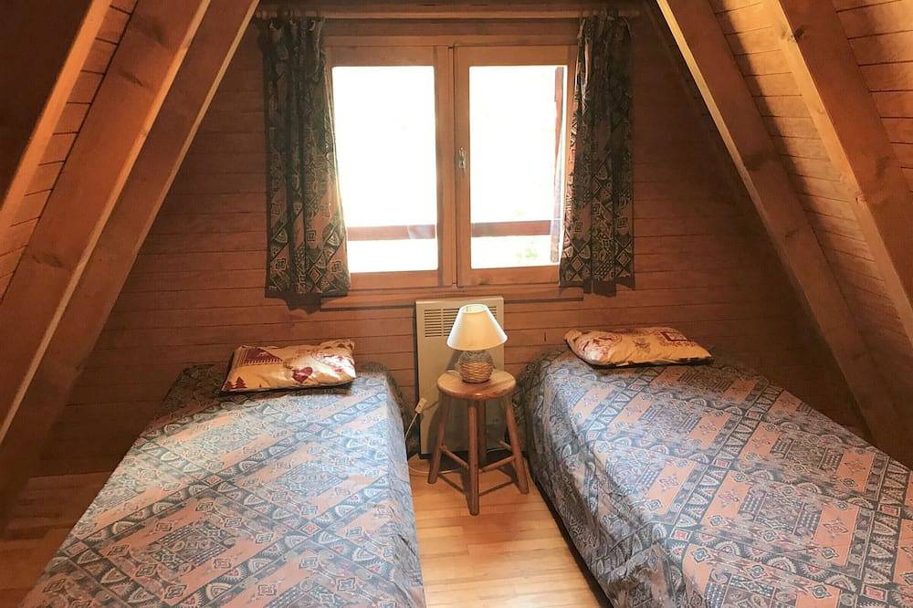 3-Room Chalet with Terrace and Free Parking in La Joue du Loup, Le Dévoluy
