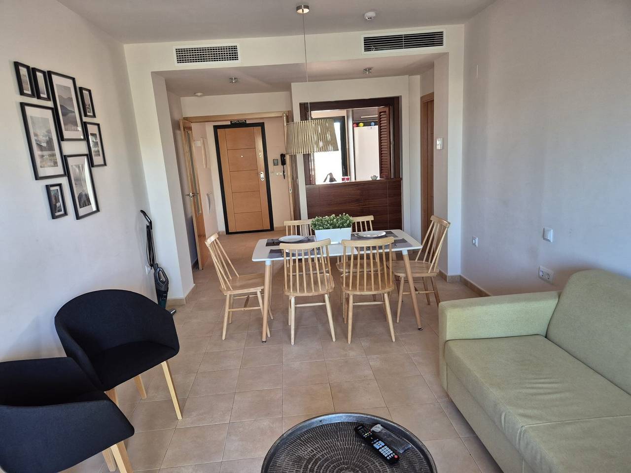 Apartamento entero, Apartamento 'Casa Amer' con vistas a la montaña, Wi-Fi y aire acondicionado in Hacienda del alamo, Fuente Álamo de Murcia