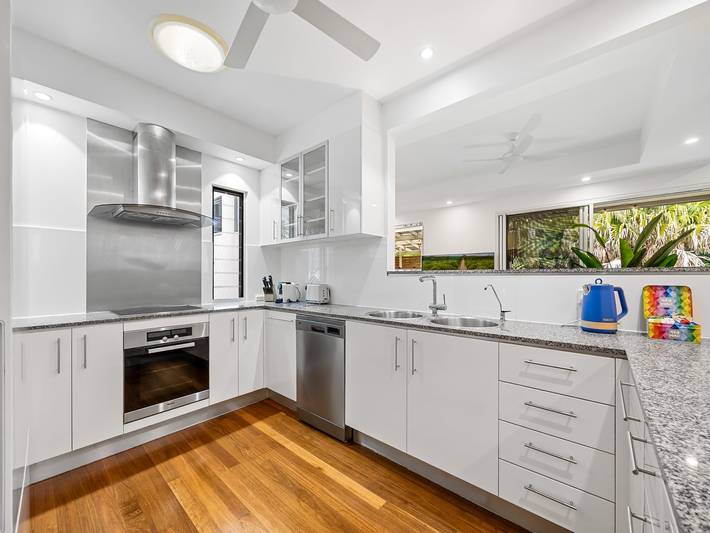 Apartamento entero, Amplio hogar 3 hab con terraza cerca playa in Alexandra Headland, Sunshine Coast
