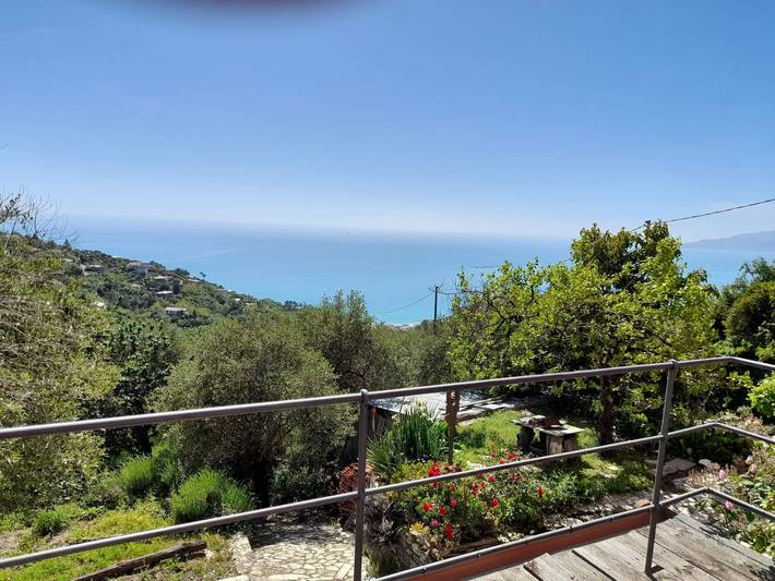Pet-friendly Vacation Home Villetta Rosa with Garden, Terrace, Balcony, Bbq & Wi-Fi in Lavagna Municipality, Riviera di Levante