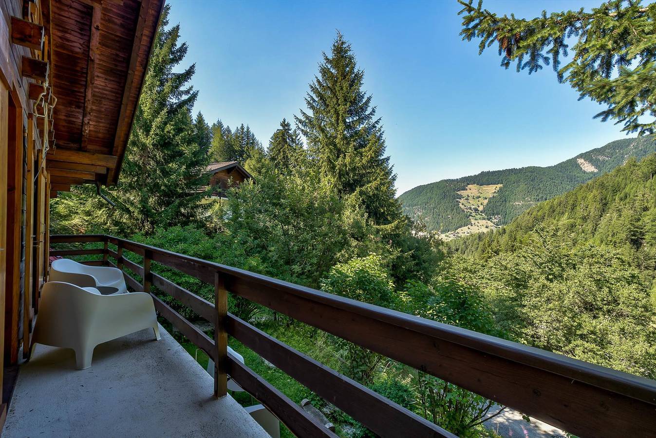 Chalet Chant de la Foret in La Tzoumaz, Riddes