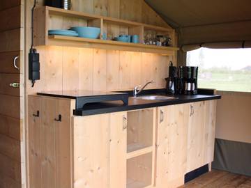Camping für 4 Personen in Nationalpark De Alde Feanen, Friesland, Bild 2