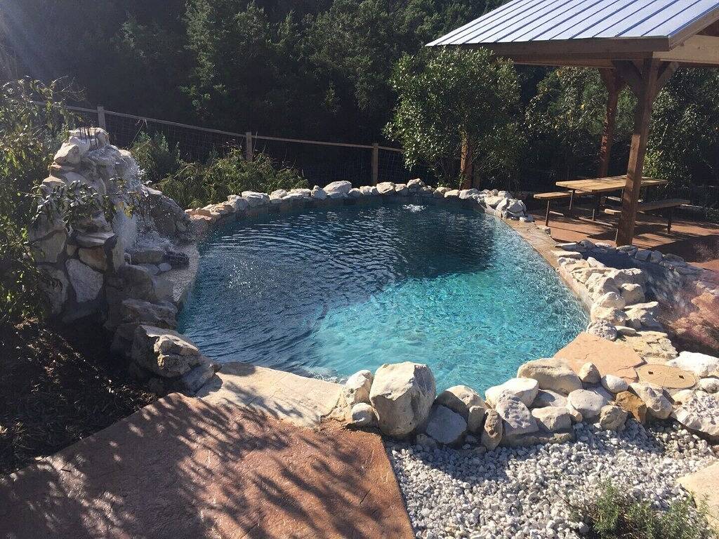 Erhabenes Oasis-Rock-Tauchbecken, Wasserfall, Cabana, 3 Terrassen, Bergblick in Concan, Uvalde County