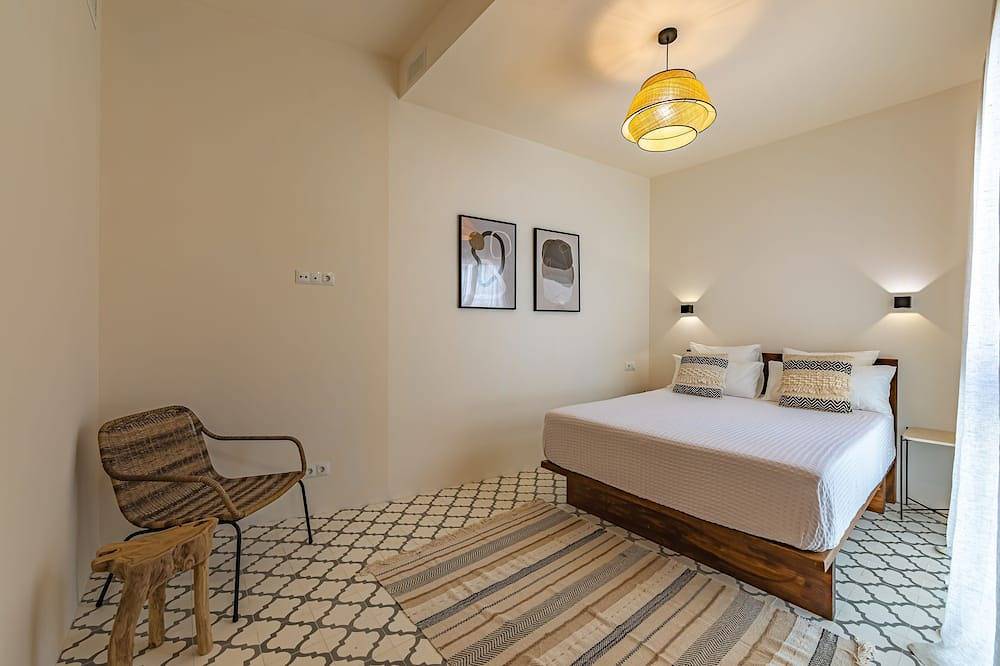 Casa de lujo en el casco antiguo con piscina y cerca de la playa in Playa de Los Lances, Tarifa