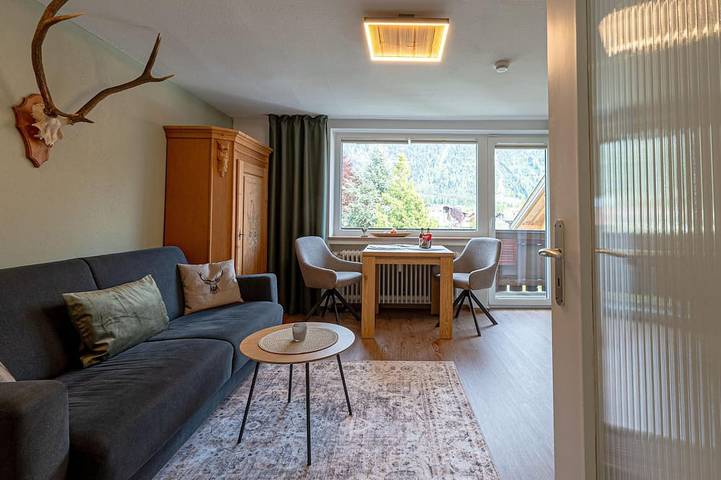 Ferienwohnung für 2 Personen, mit Balkon in Geigenbaumuseum Mittenwald