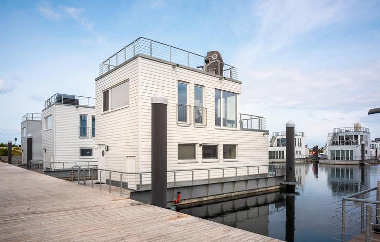 Hausboot für 4 Personen, mit Terrasse und Sauna in Olpenitz