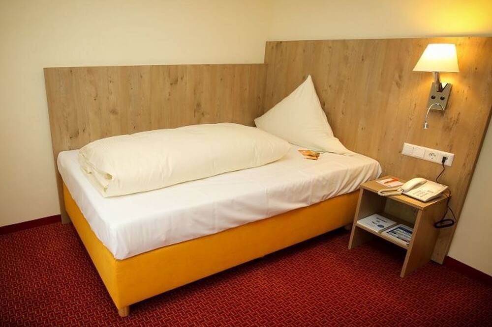 Ganze Wohnung, Einzelzimmer Komfort mit Dusche/Wc in Heidenheim, Stuttgart Region
