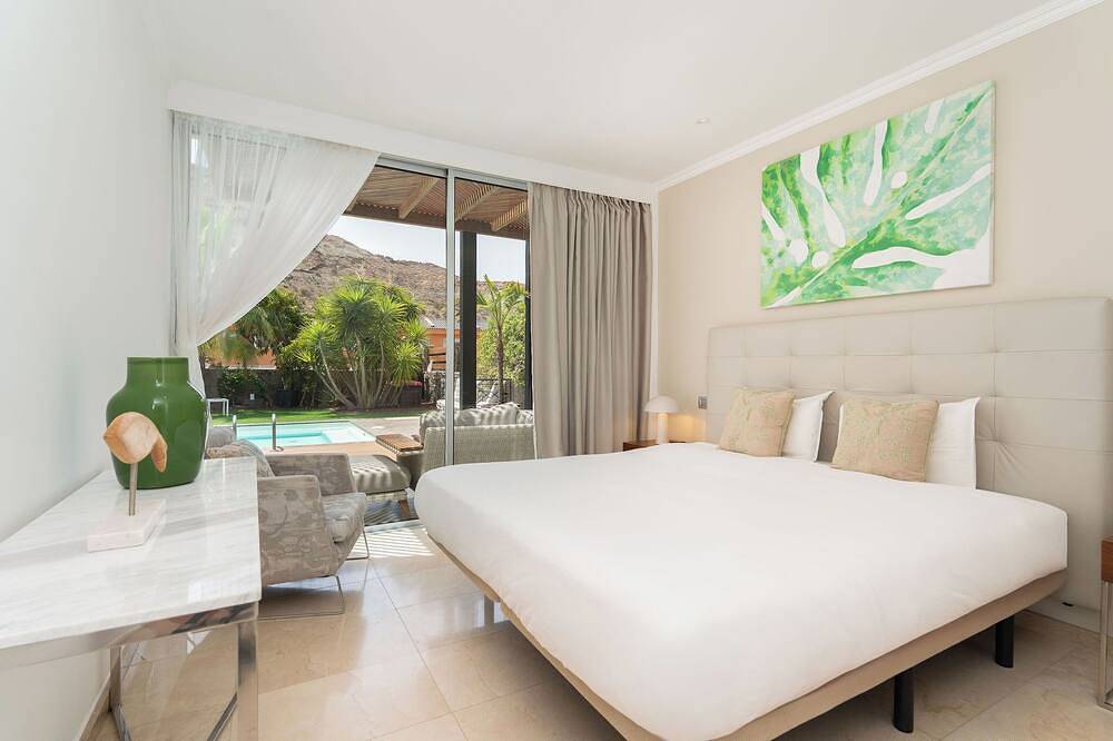 Luxury Property, Private Heated Pool, Free Fiber Wifi in Playa de Amadores, South Gran Canaria