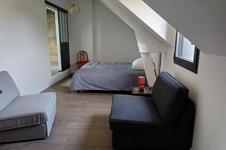 Location de vacances pour 10 personnes, avec Jacuzzi ainsi que Terrasse et Jardin à Vains - 2