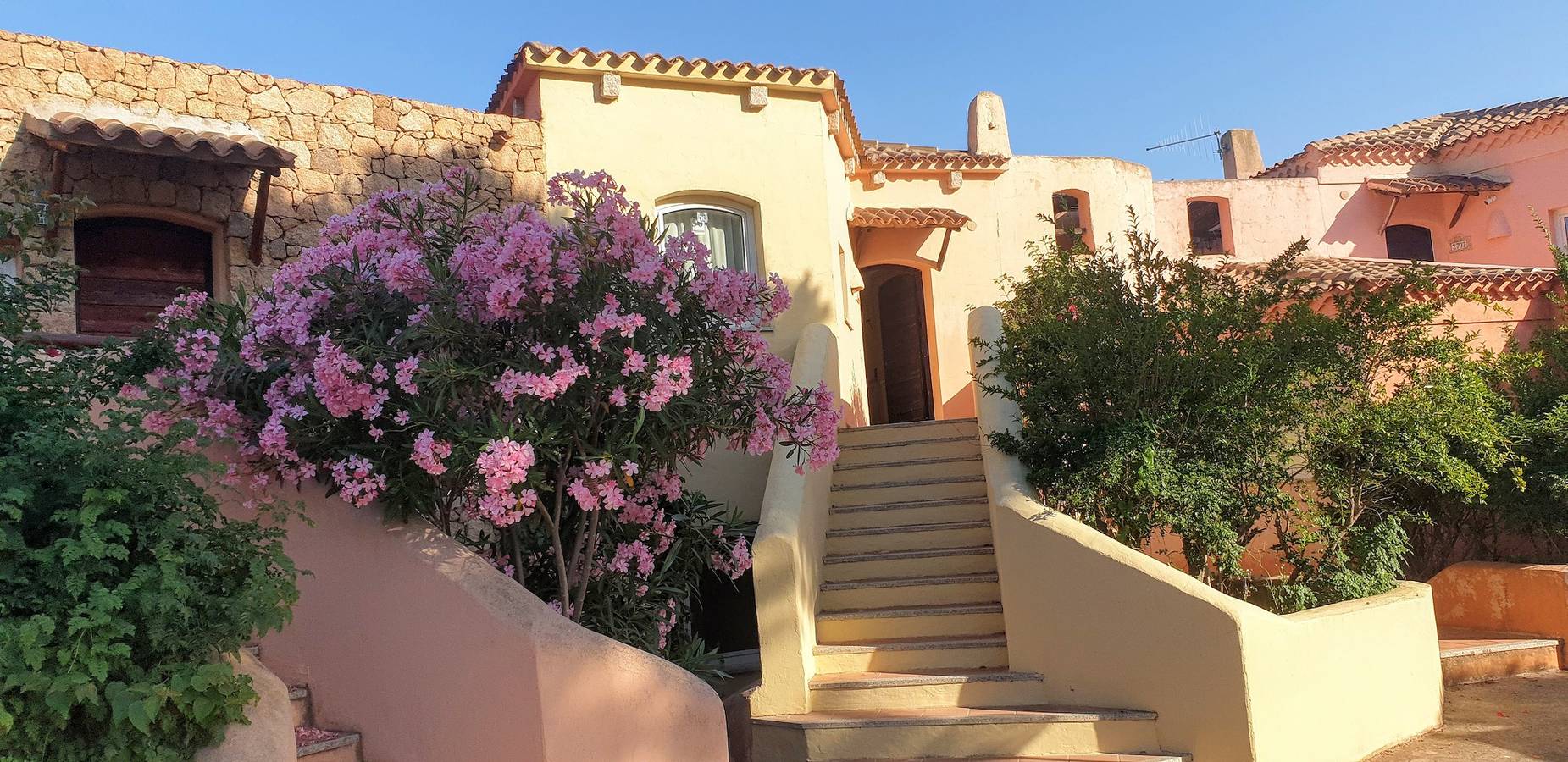 Entire apartment, Seaview Cottage • Walk to Beach • Sunset Terrace in Trinità d'Agultu e Vignola region, Gallura